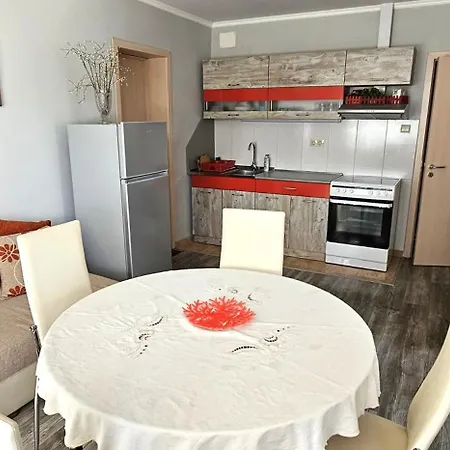 при рени Apartament
